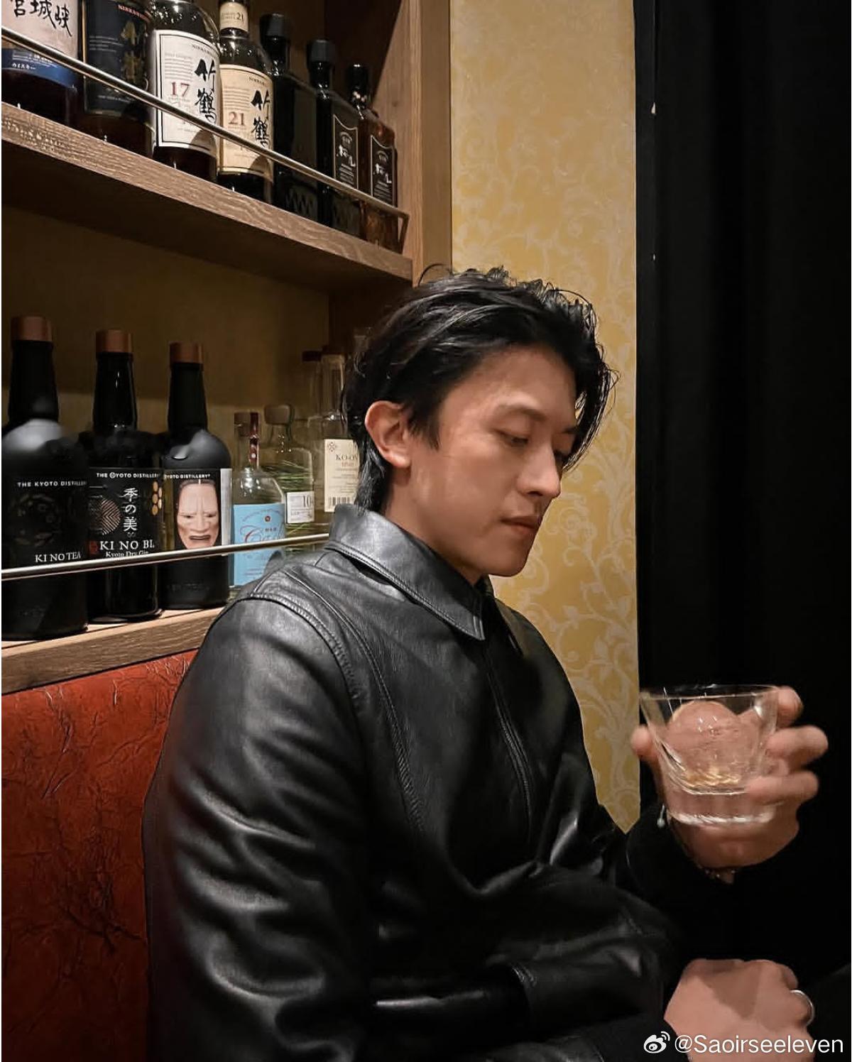 就是你们知道这种dom中透露出一丝萎感，禁欲中又展示出一种动动手就能玩死人的能力