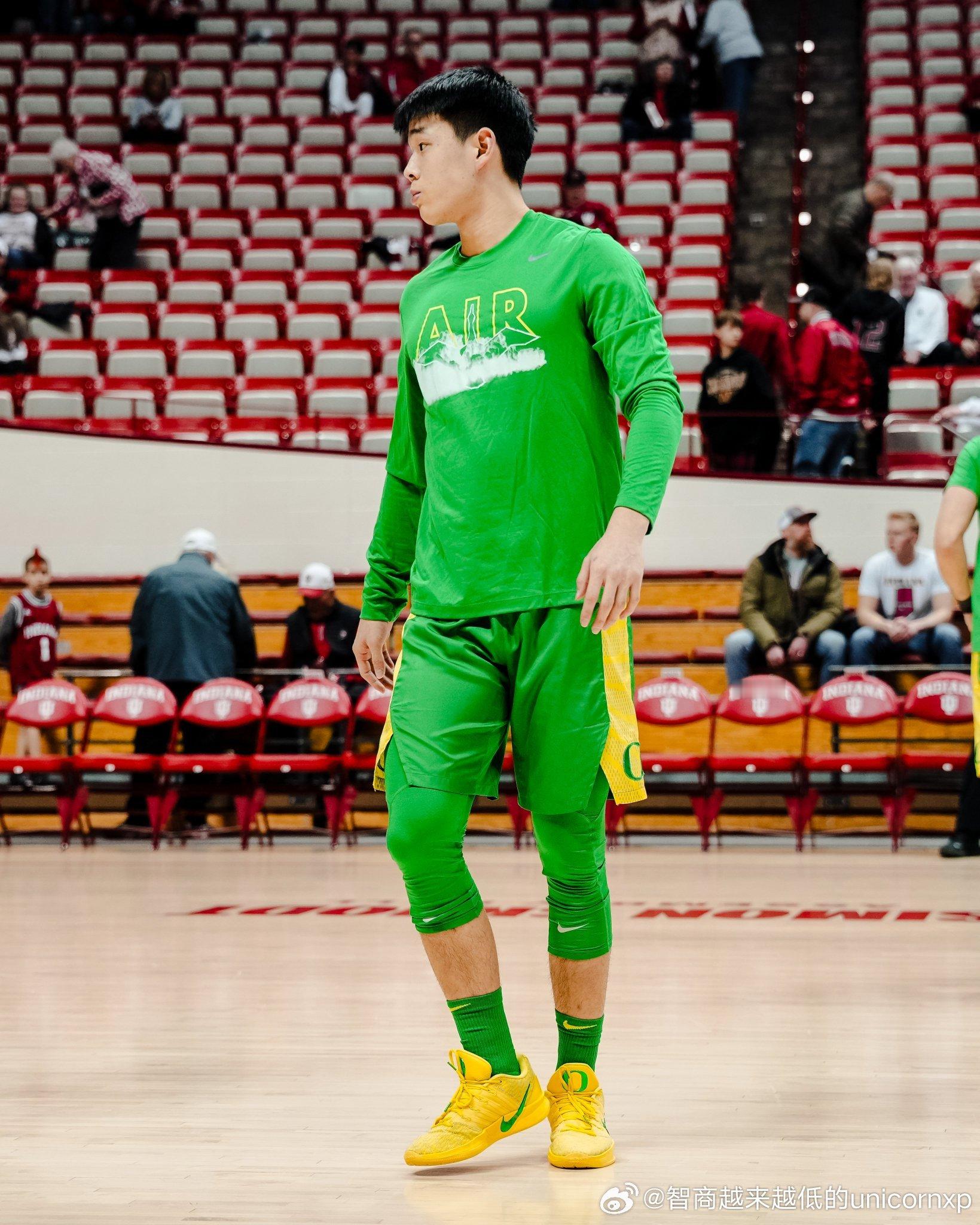 俄勒冈71比70逆转击败南加州大学，林葳这个赛季经历了过山车，本场只得到6分钟出