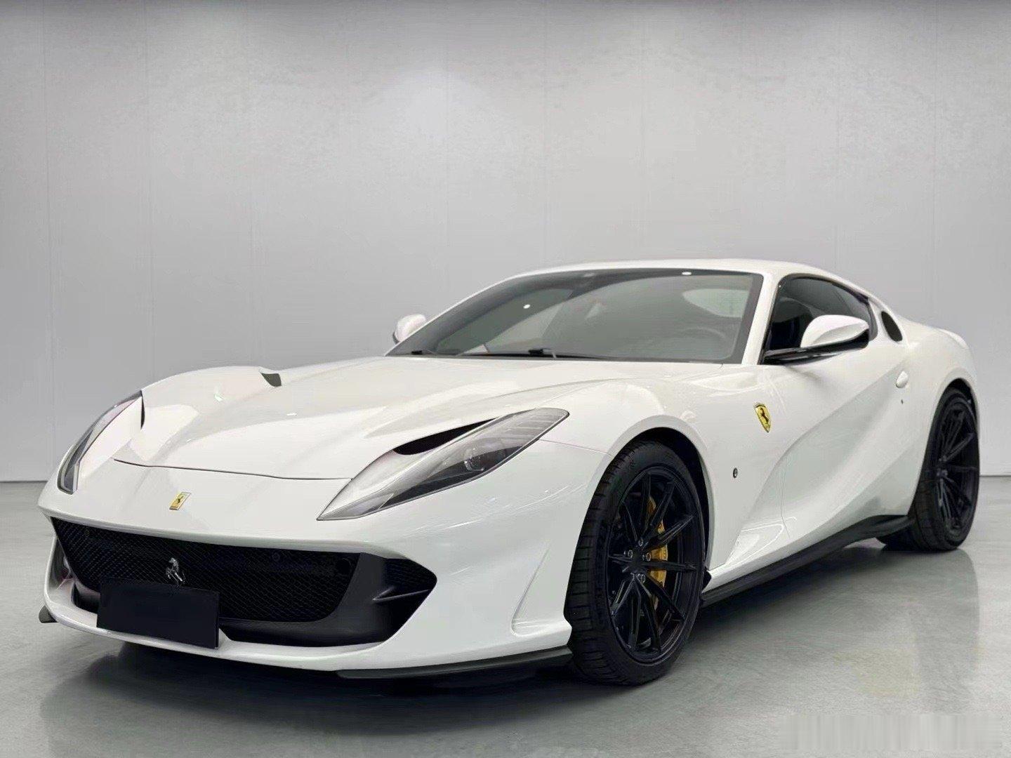 法拉利812 SuperFast ，红外贴白膜，满碳机舱 乘客显示屏 升级排气头