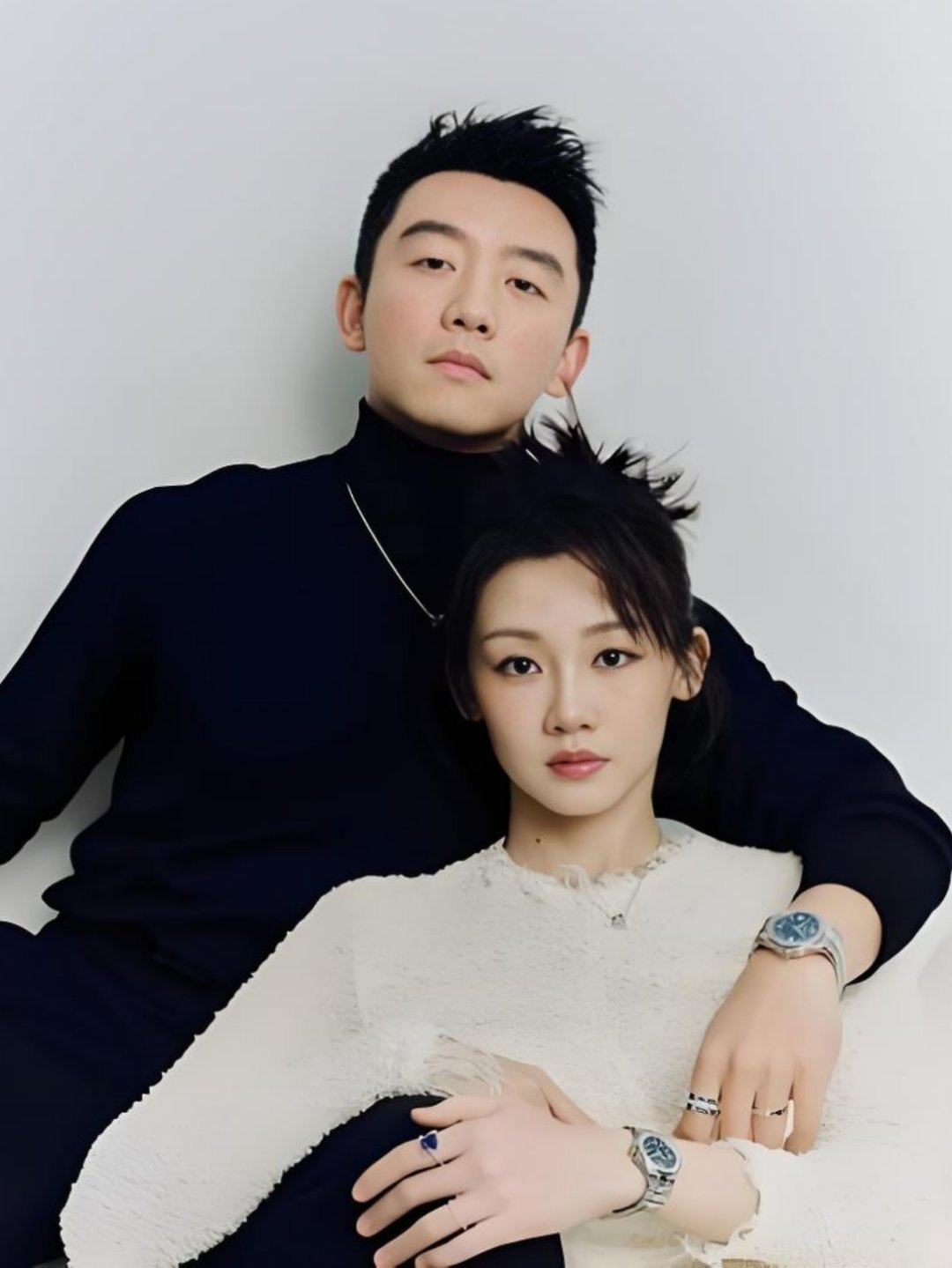 苗苗也不舒服了 郑恺妻子苗苗因丈夫郑恺在奔跑中疑似遭遇不公待遇，网上发布相关内容