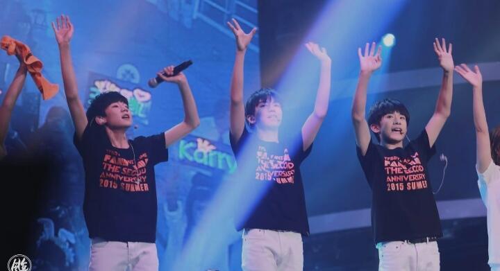 金鹰卡通发2015年的tfboys点开这段2015年的物料直接鼻酸，并肩前行的三