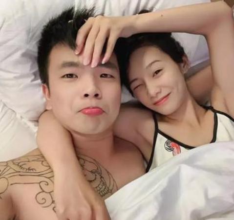 一句带着浓重广西口音的“表哥，我出来了喔”，前几年刷屏各大短视频平台，说出这句魔