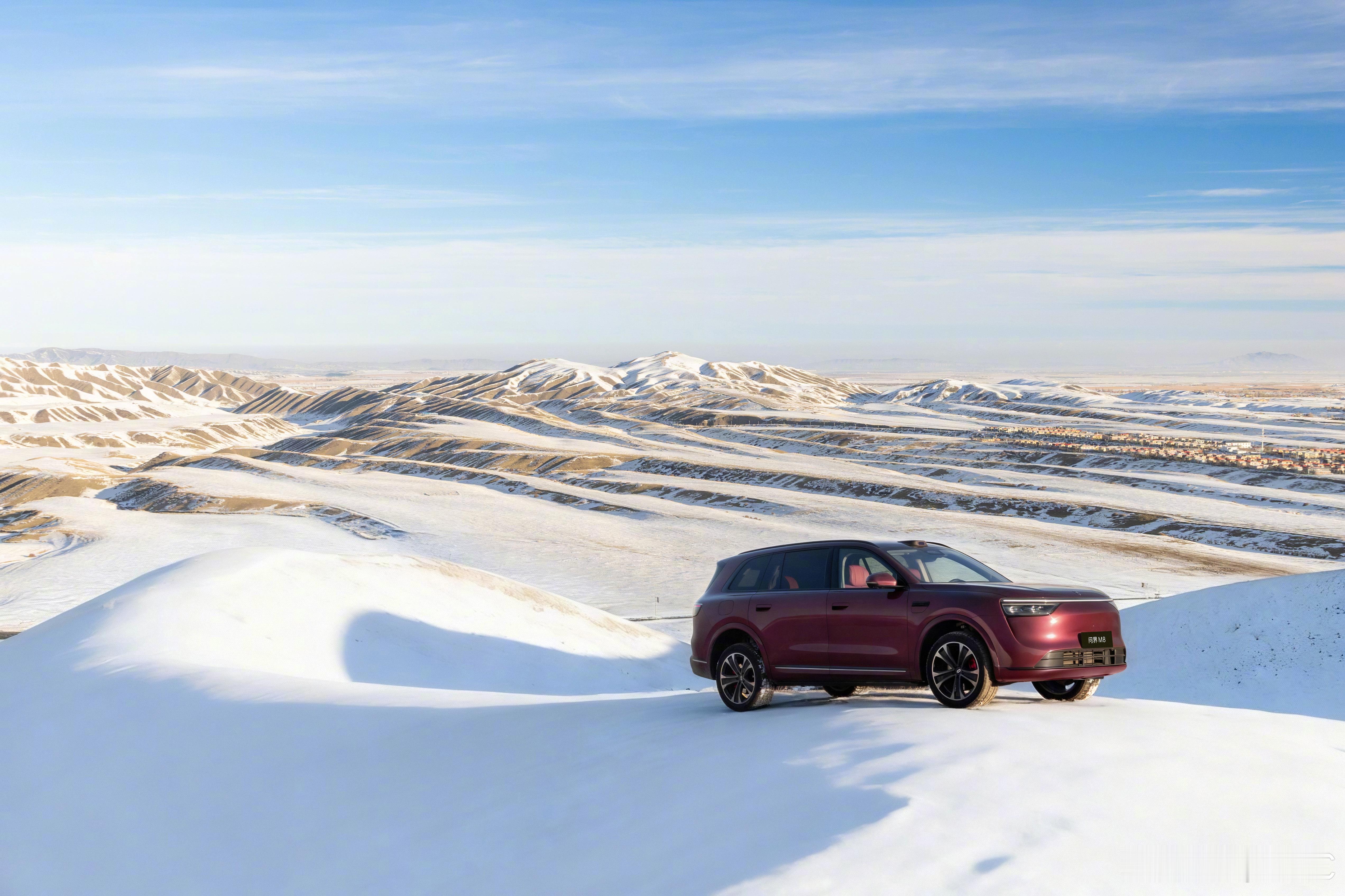 聊冬季家用车绕不开的标杆车型，问界M8这次把“抗寒+续航+安全”的组合拳打得相当