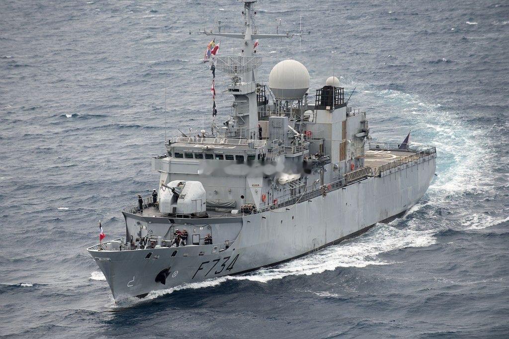 4月18日，法国海军F734“葡月”号护卫舰（FS Vendémiaire，F-