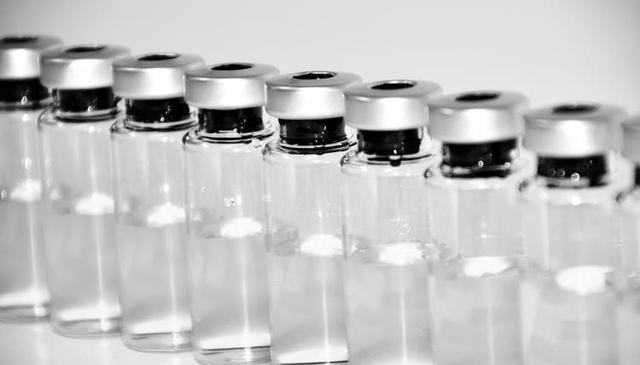 二战时，日军给女性强行注射“606药剂”，注射完，士兵就露出了邪恶的笑容，“60