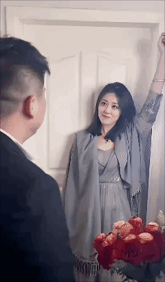 你是真不想让新郎进去啊！[捂脸]