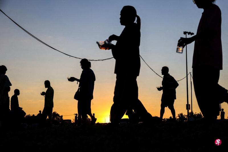 法新社报道，柬埔寨内政部星期天（12月21日）在声明中说：“目前，超过50万柬埔