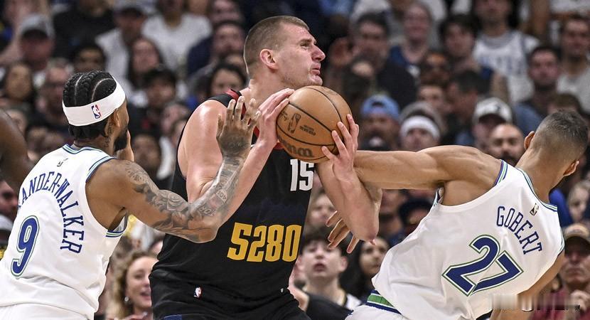 [NBA]凯尔特人第18次夺得NBA总冠军
NBA总决赛第五场展开较量，凯尔特人