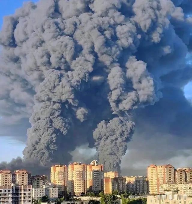 克里米亚停电、莫斯科州大火！
乌军无人机专打物流节点：断粮断电，究竟想切断什么？