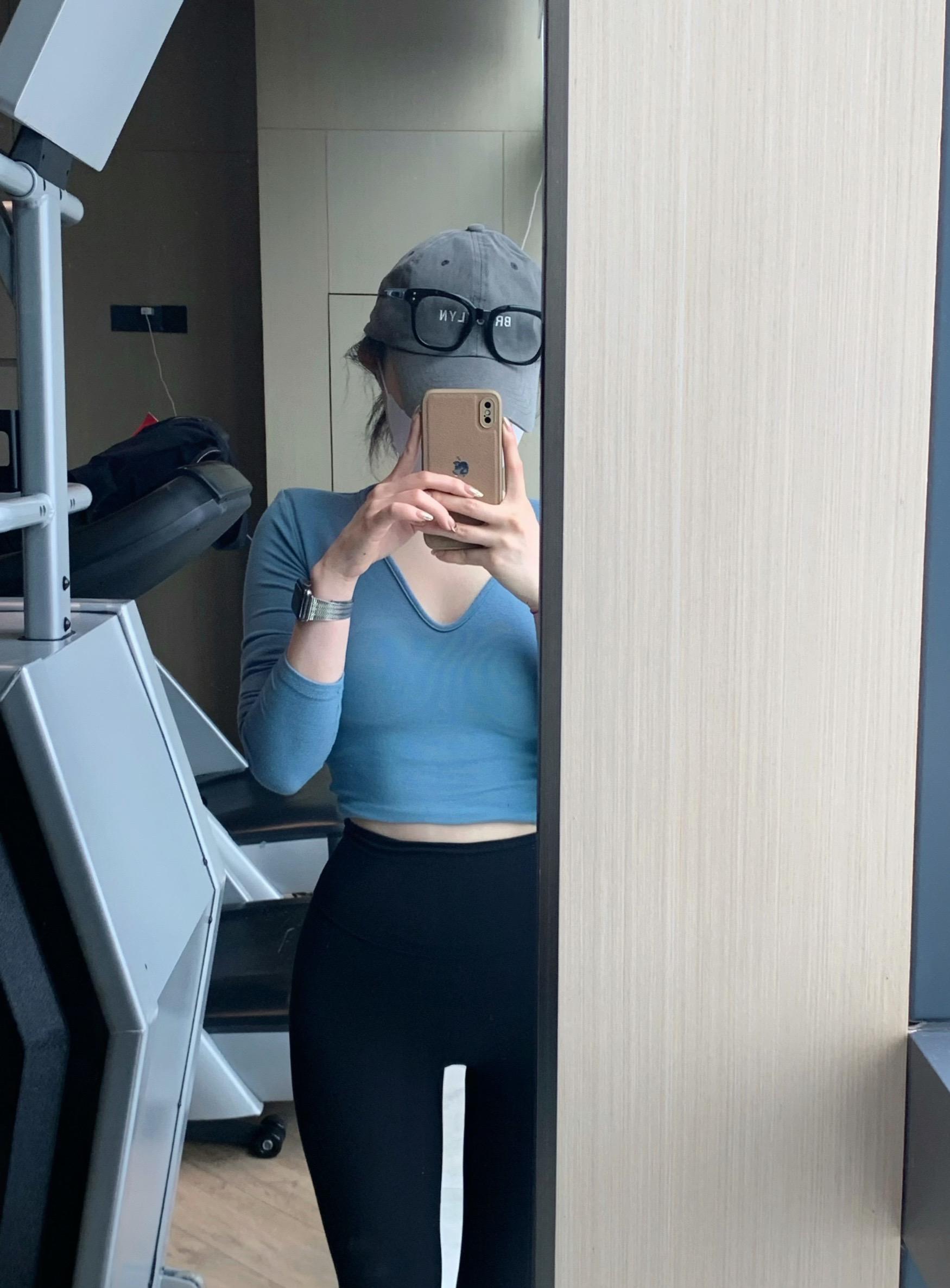 亲爱的小姐 你应该养好性格 提升自己 好好生活 该来的总会来