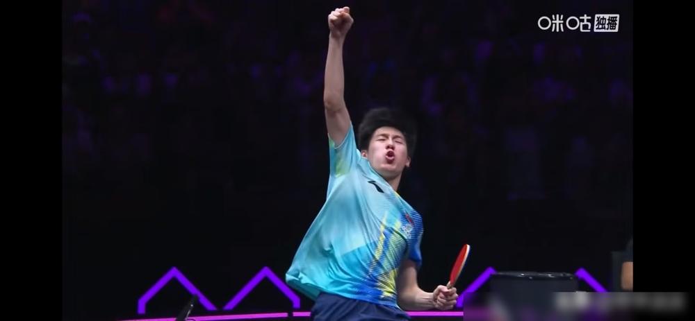 27号外卡选手，干翻世界第2莫雷加德。
7-10落后，三个局点攥在莫雷加德手里