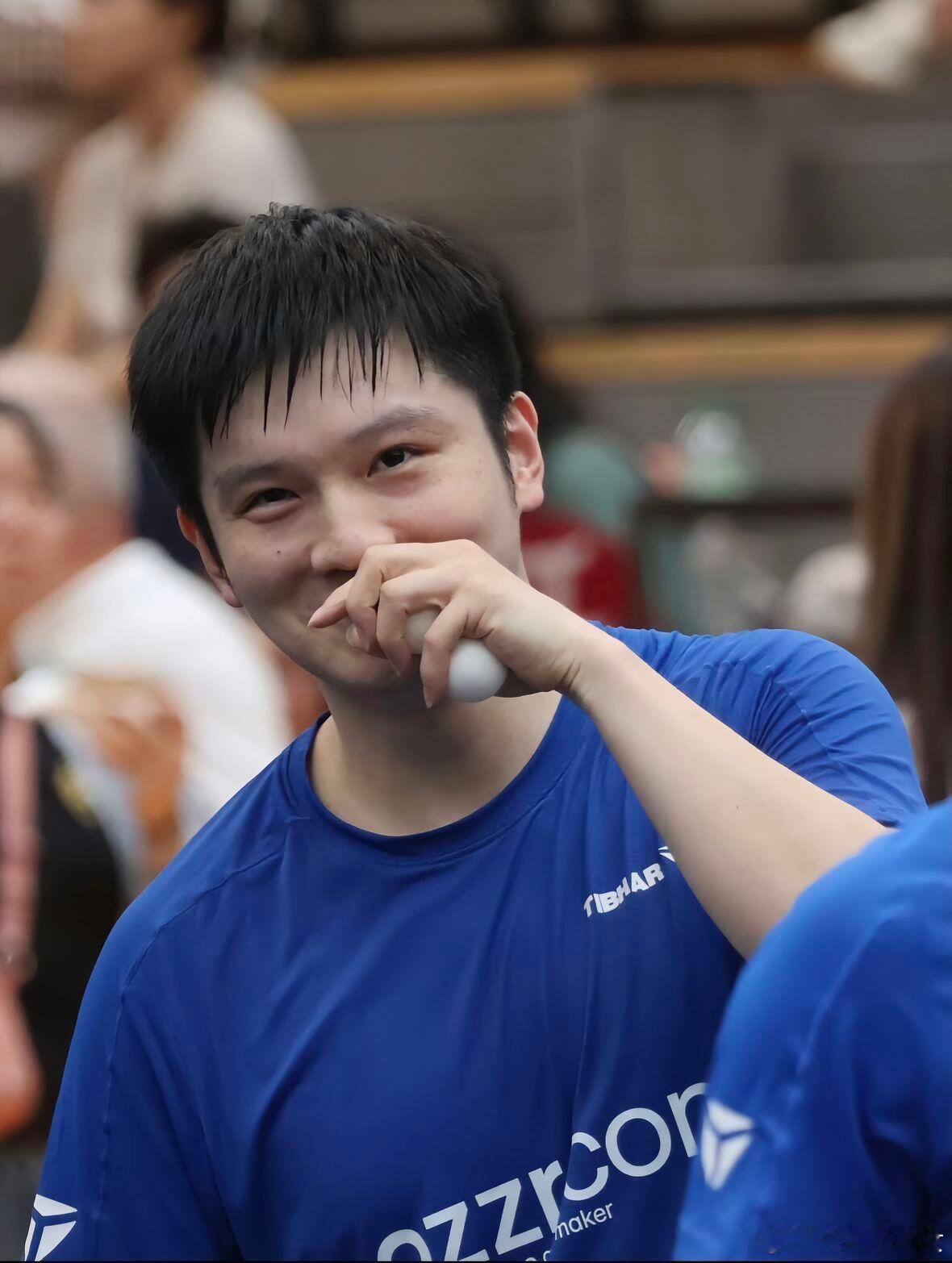 樊振东德甲蓝色战衣！（图片来源于星姐现场） 