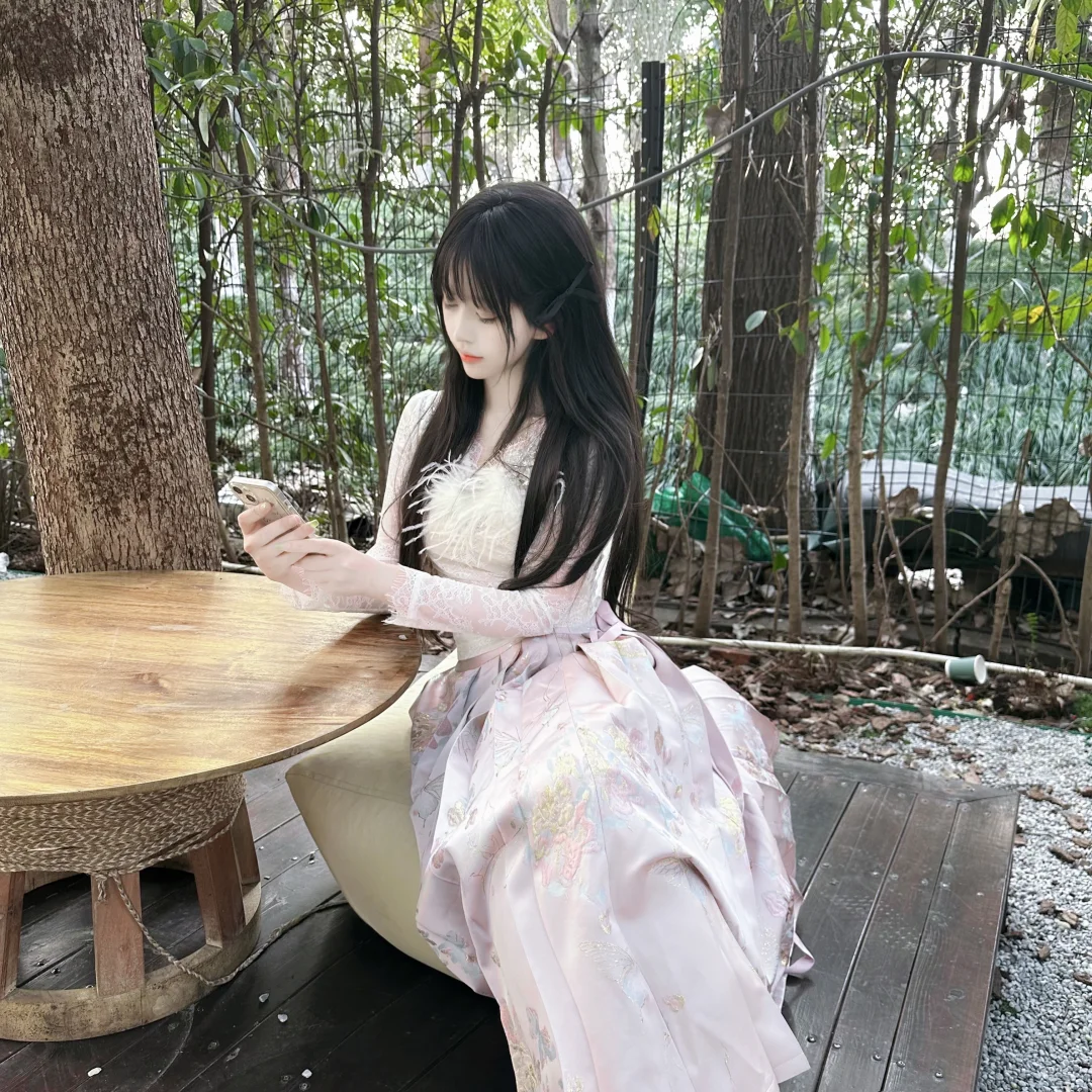 春来无事 只为花忙