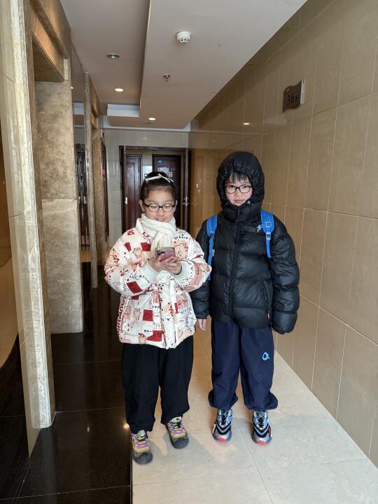 救命！现在小学生近视人群也太高了吧！