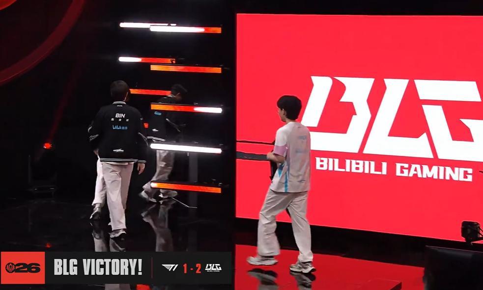 BLG让一追二T1！我去2比1是熟悉的比分，blg这次一定要稳住啊，Xun和Kn
