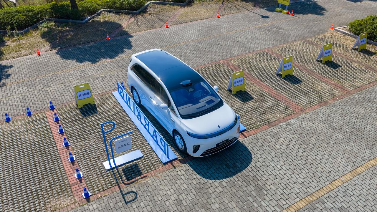 选家用MPV，很多家庭先看空间、看座椅，却容易忽略一个核心问题：这么大的车，谁来
