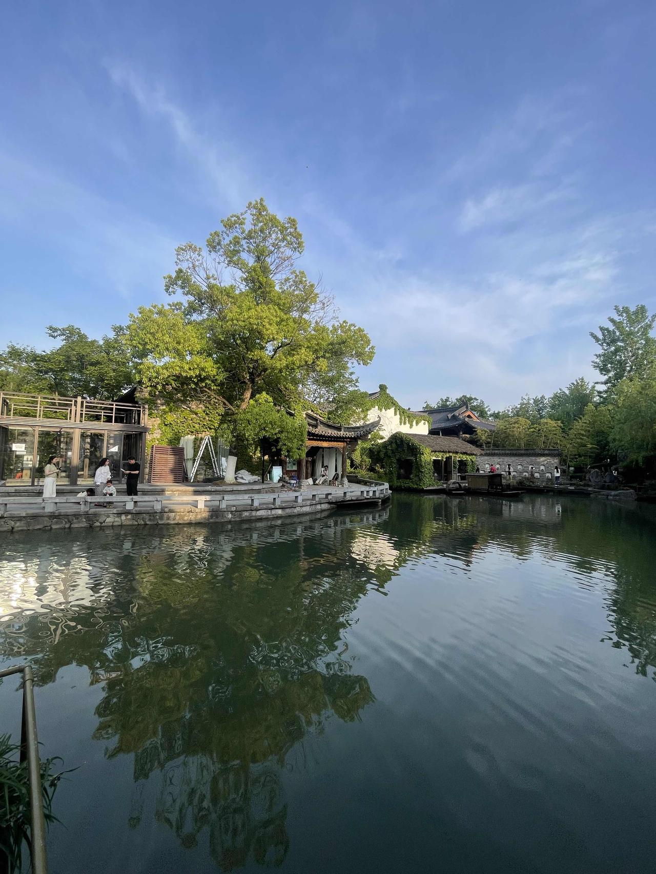 合肥刘园小宏村太美了！这里有投资千万的园林土菜馆！大锅土菜更好吃🍃

5月来合