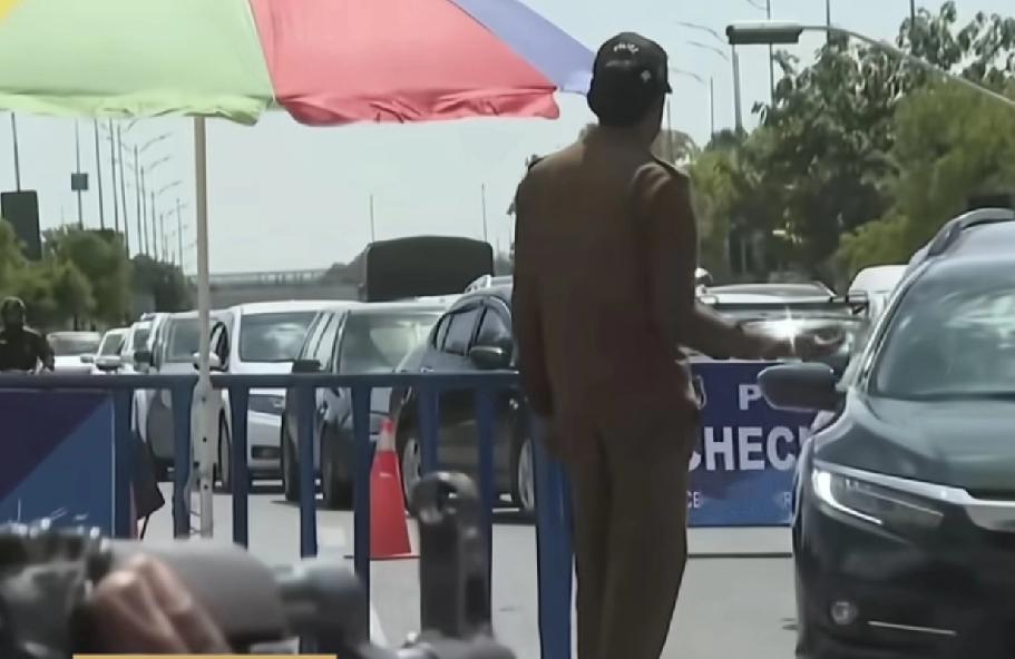 巴羊羊有点飘啊！他居然敢调解朗哥和老美冲突，问过以色列同意不，要明白世界头号恐怖