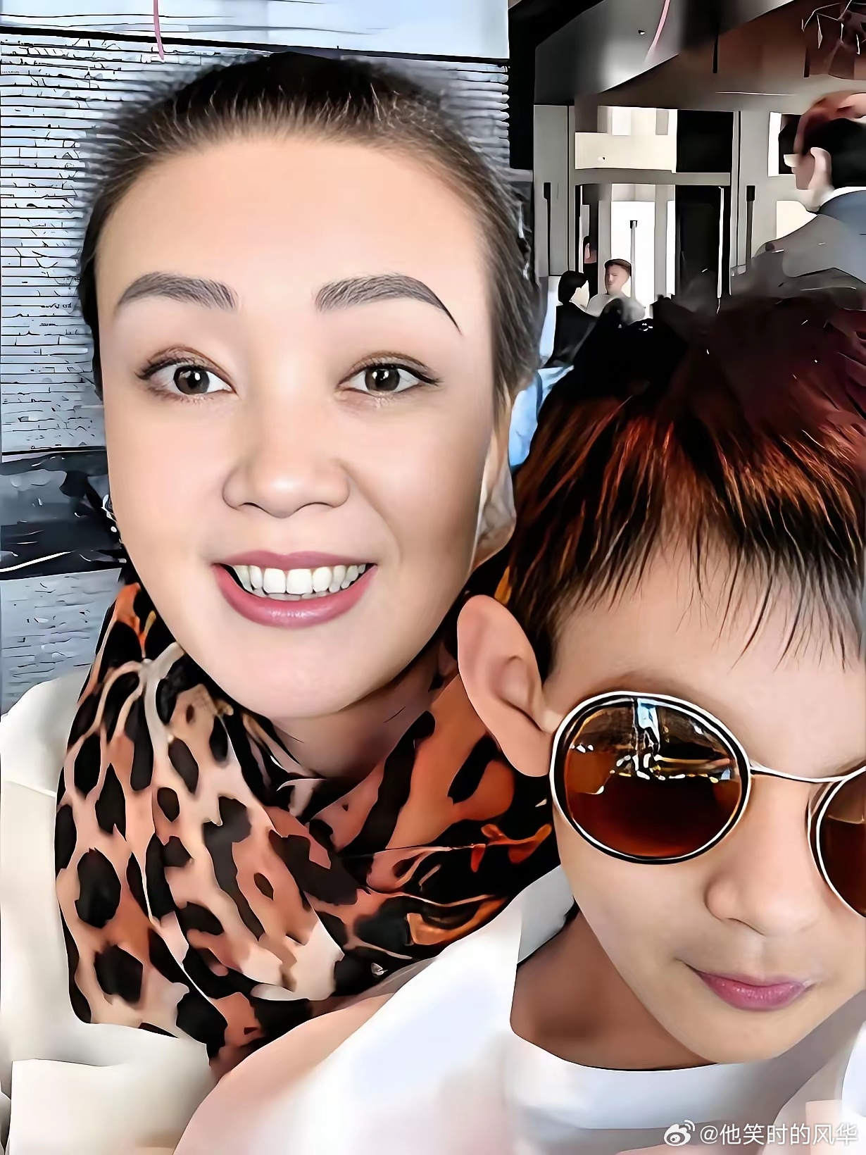 汪希箖是个精明孩子，机灵古怪，比他亲爹强的多首先他情绪稳定，一个9岁的孩子就知道