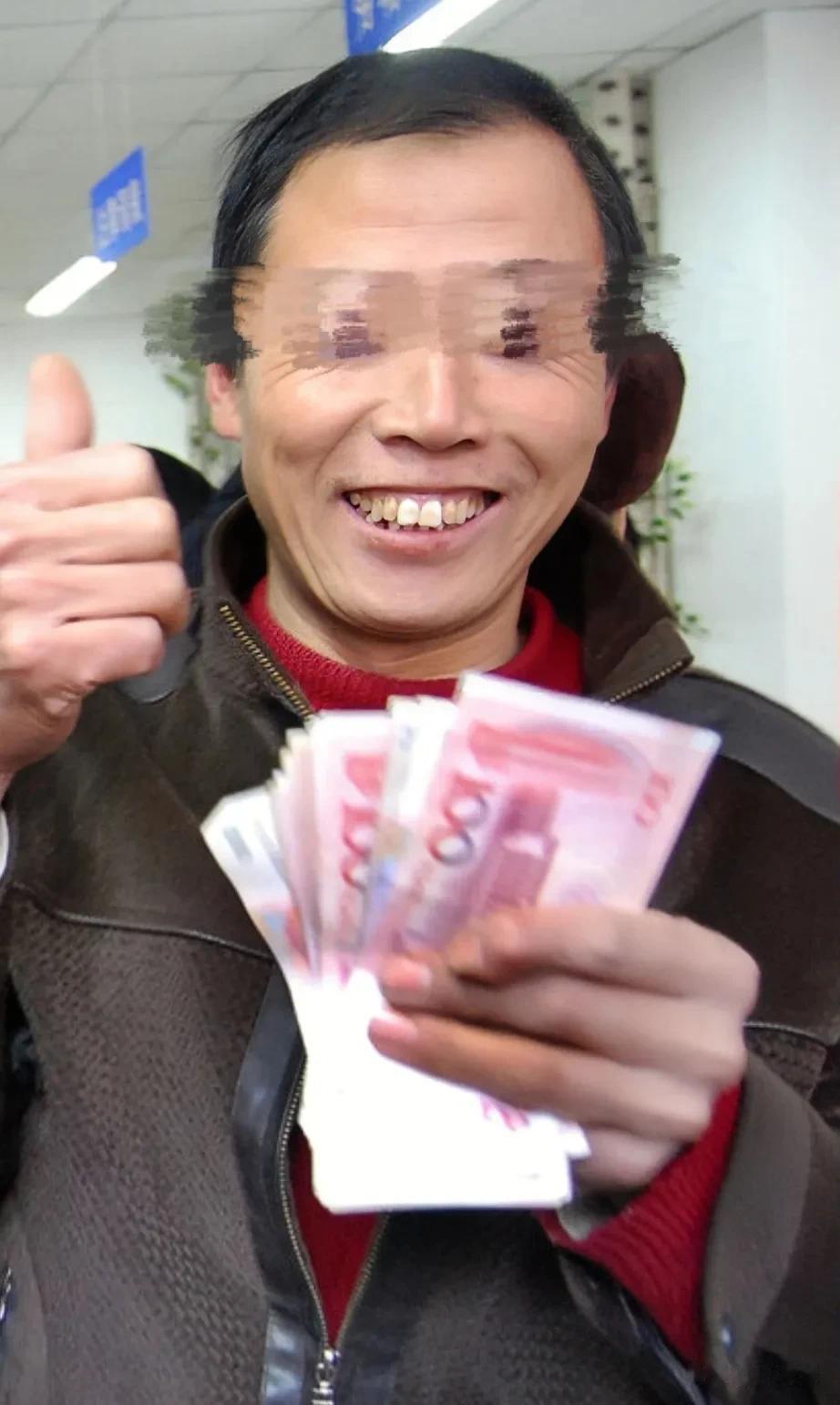 拖欠工资违法，个别老板为什么有恃无恐?不用摆大道理，举一个简单的例子你就知道核心