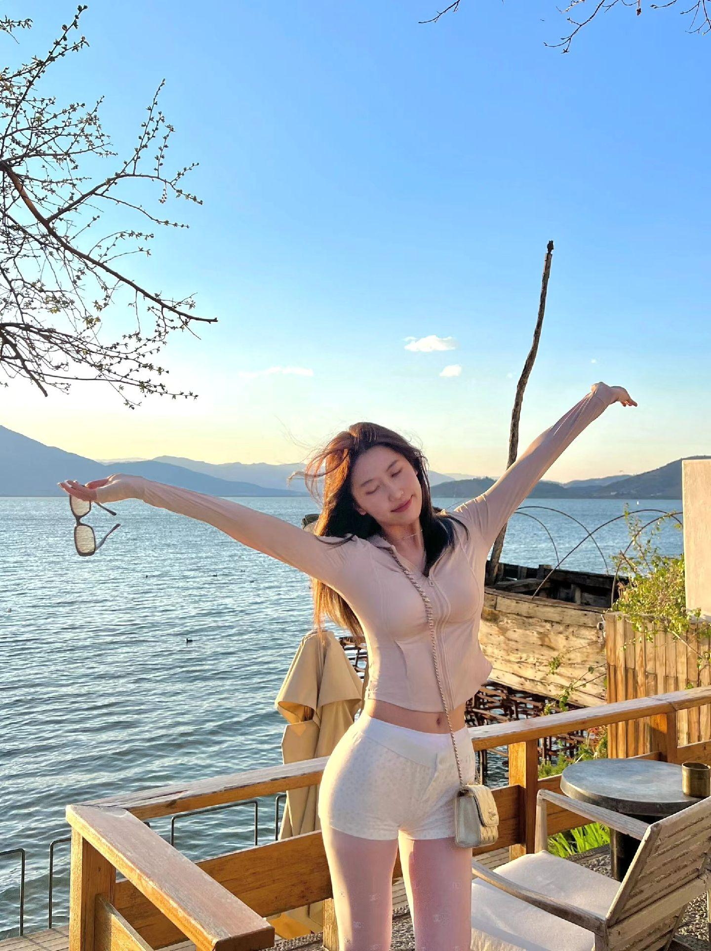 与其说孤独 倒不如说我在自己的世界里完全自由