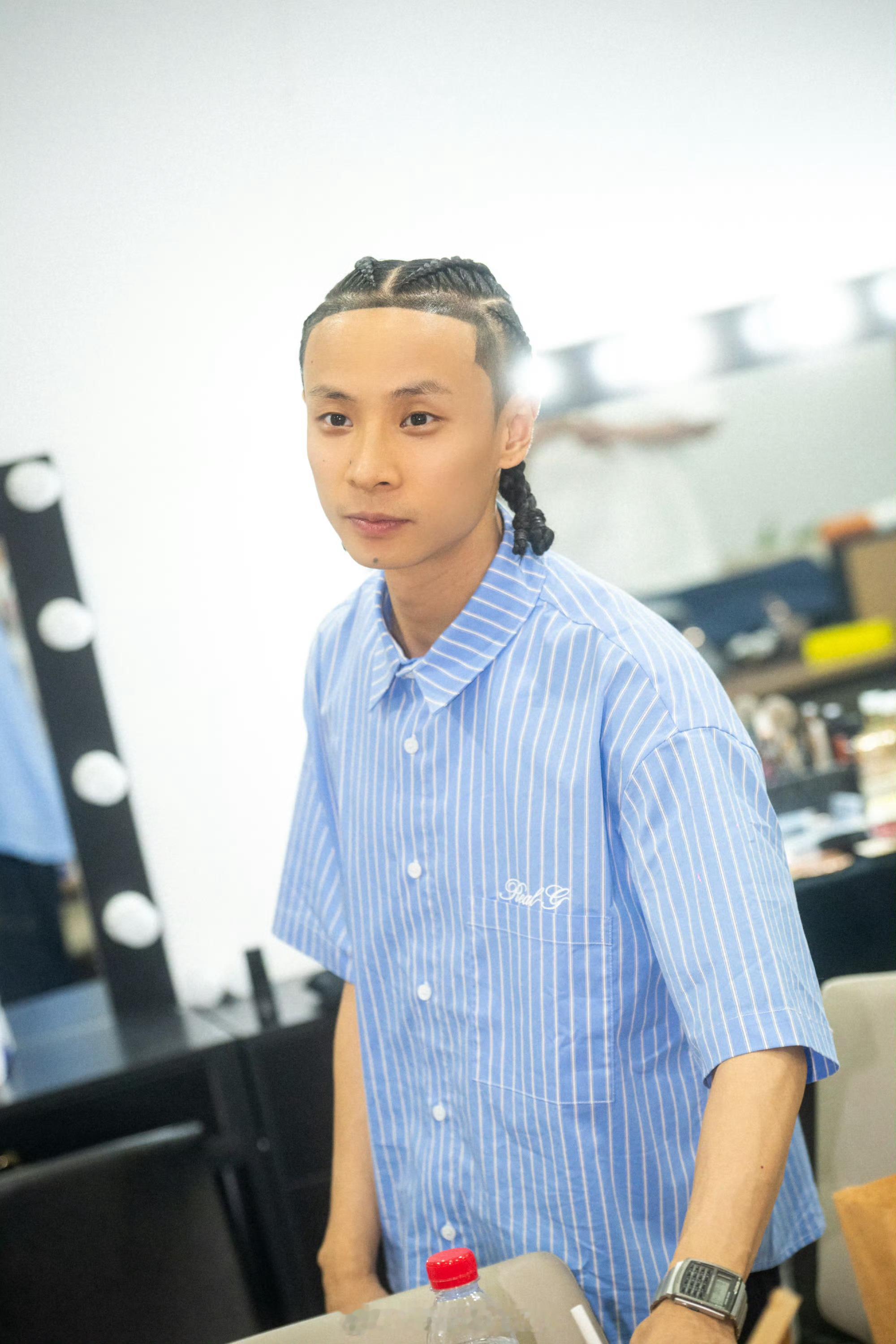 布瑞吉 和解什么布瑞吉发文否认和解  外界热衷于脑补和解名场面，可年少时的委屈，