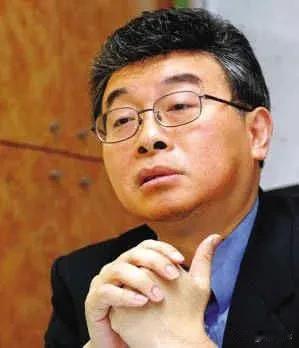 邱毅认为具有五个方面特征的才是真正统派！
    一是任坚持留在台湾第一线与台独