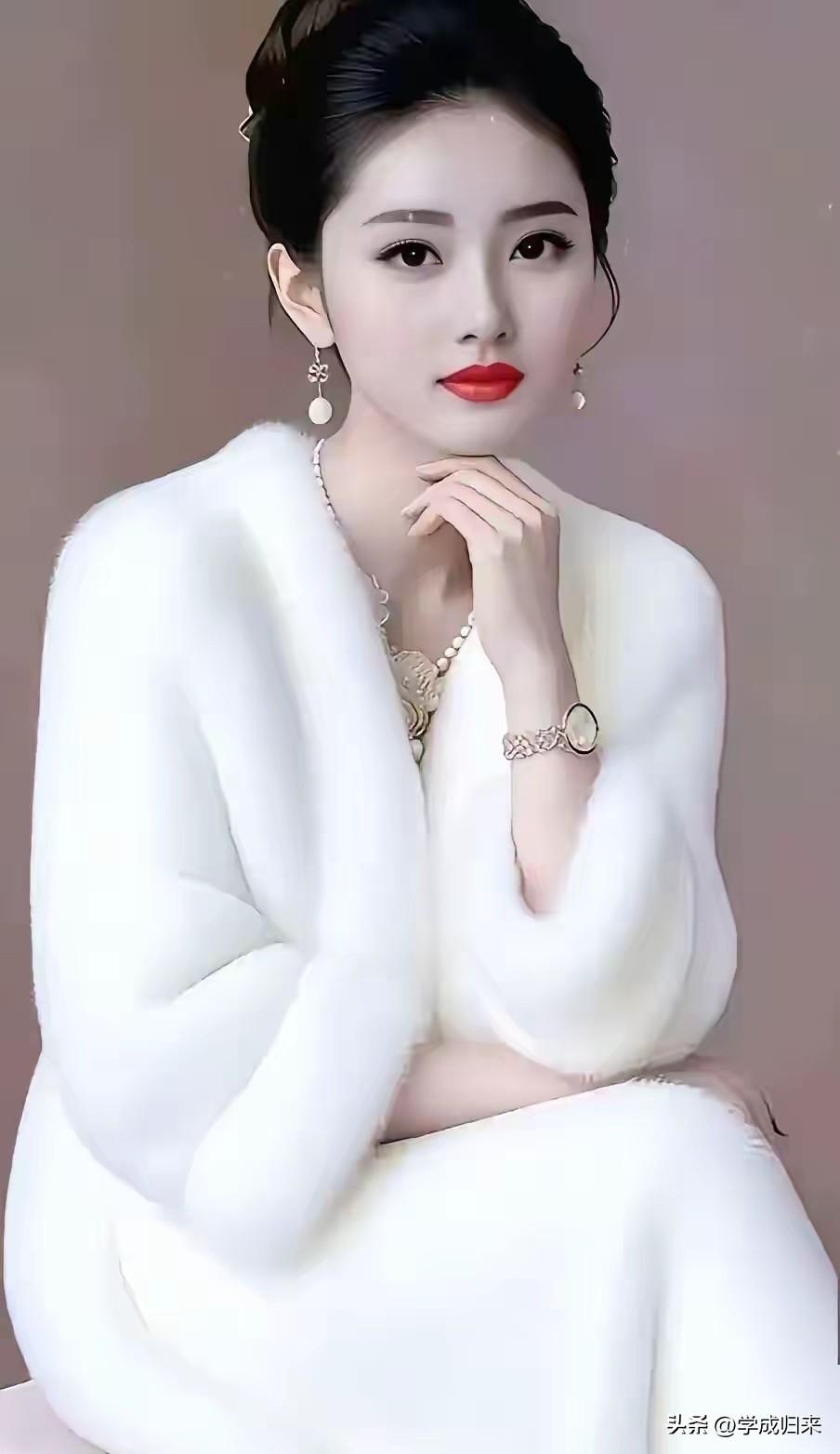 我会对自己说：慢慢来，你已经很棒了。人一长大就爱对自己苛刻，总揪着没做到的事儿不