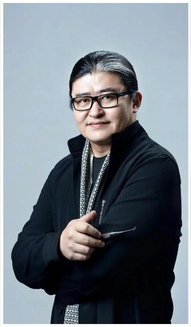 刘欢最受观众喜爱的10首代表作。
 1. 《好汉歌》
电视剧《水浒传》主题曲，大