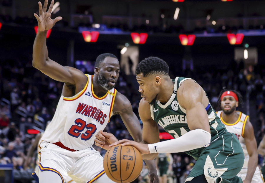 近日，前NBA球员马基夫·莫里斯、马库斯·莫里斯兄弟在自己的节目中谈到了字母哥的