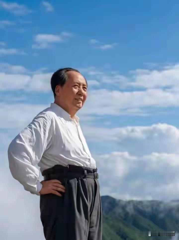 江山如此多娇，引无数英雄竞折腰。
出自《沁园春·雪》，描摹祖国山河壮美，纵论古今