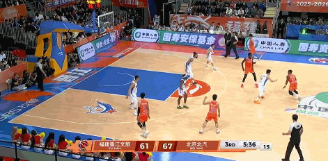 皮特森无视雷蒙陈盈骏防守，三分球投射勇不可挡，福建球迷呐喊MVP

上半场连续踩