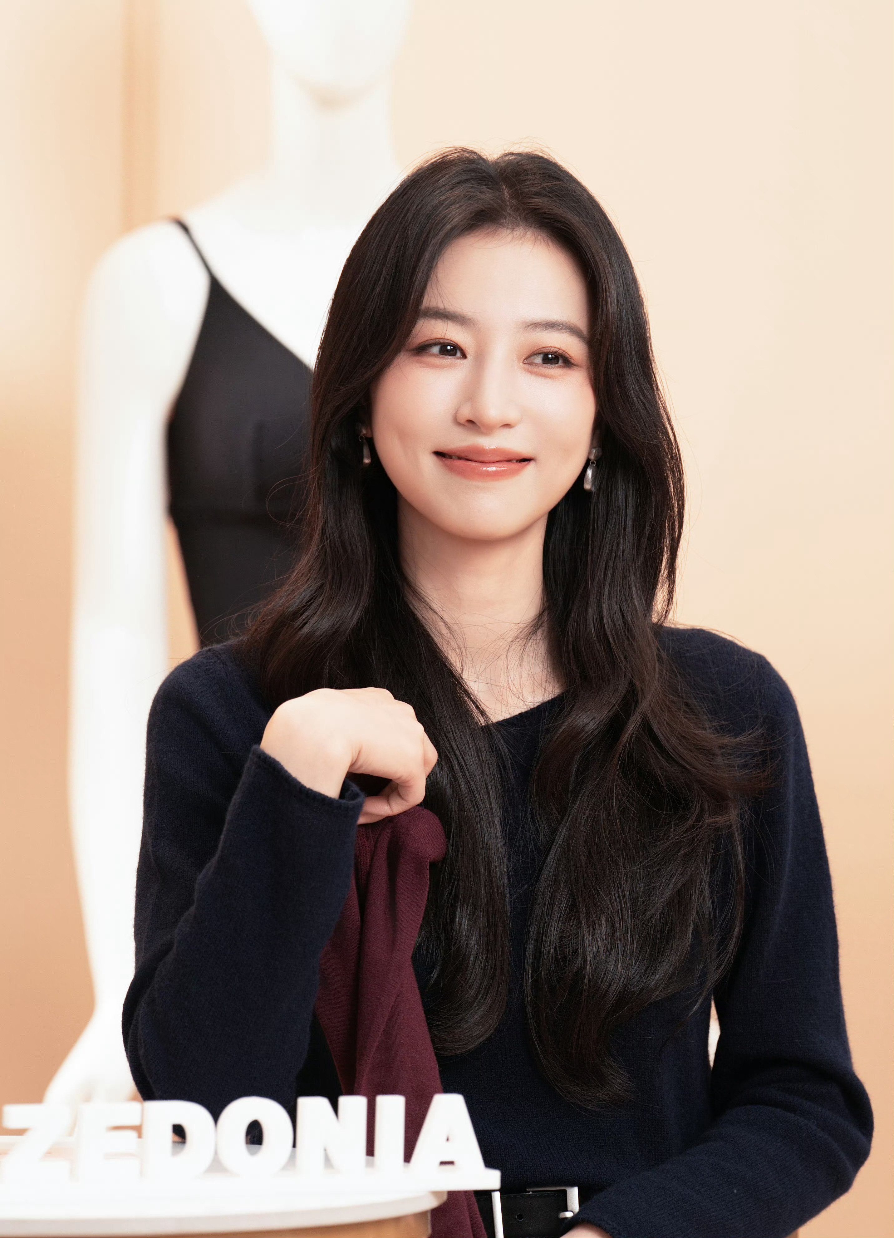 周雨彤冬日裤袜穿搭 ​​​