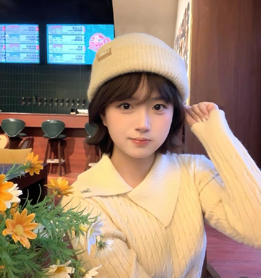 你认为哪种女孩最迷人 短发 穿搭 
《掌心的温柔》
我说幸福请降临于我掌心
于是