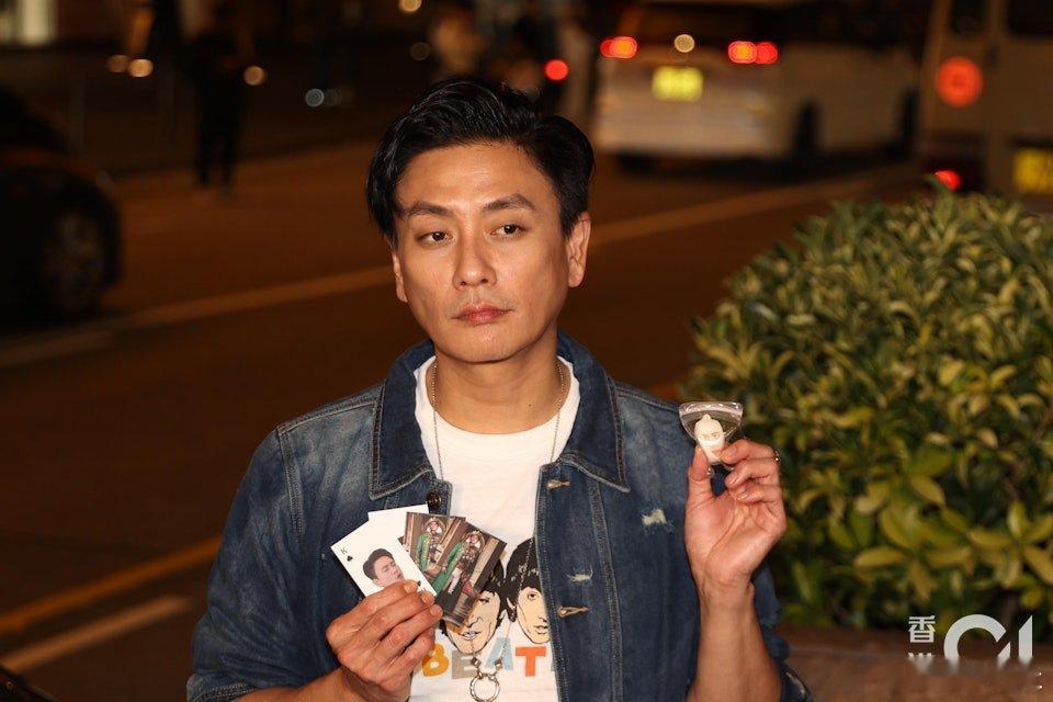 「準視帝」黃宗澤（Bosco）平時已經是大忙人，今日（24日）是平安夜，他更忙，