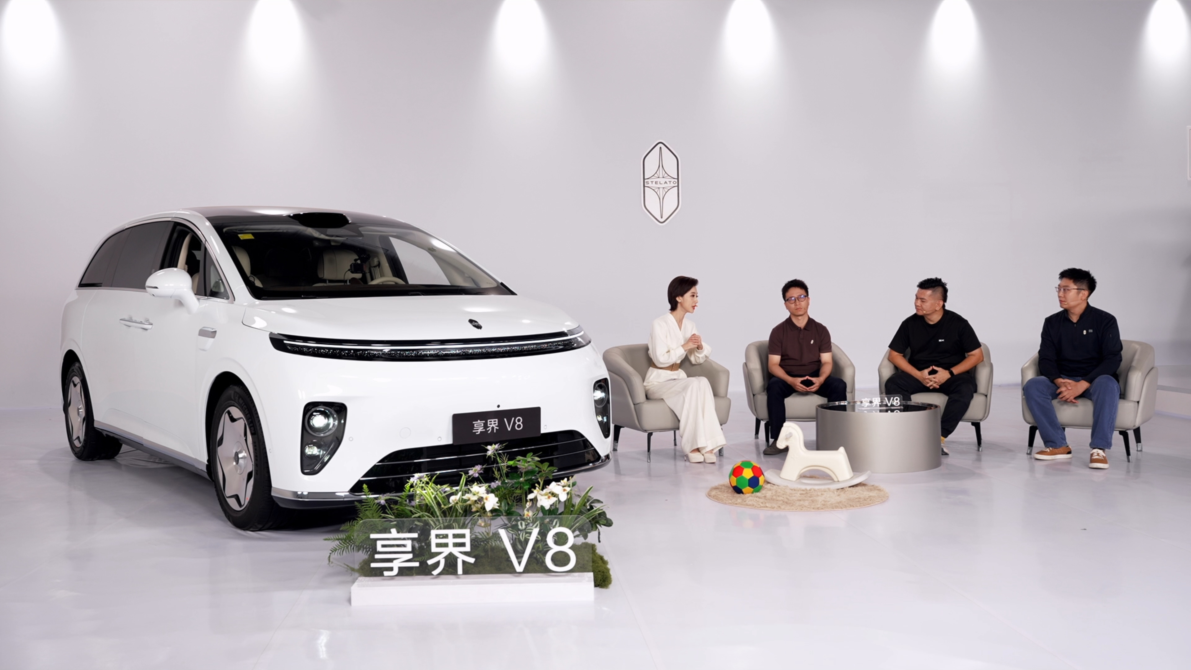 为何MPV第三排总是安全薄弱区 家用MPV安全不能前重后轻，享界V8打造三排五重