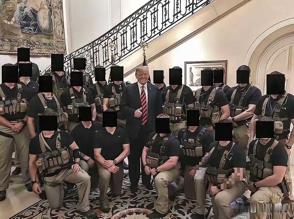 特朗普对三角洲部队进行表彰。
突击行动非常迅速，表彰活动也是如此，不得不佩服美军