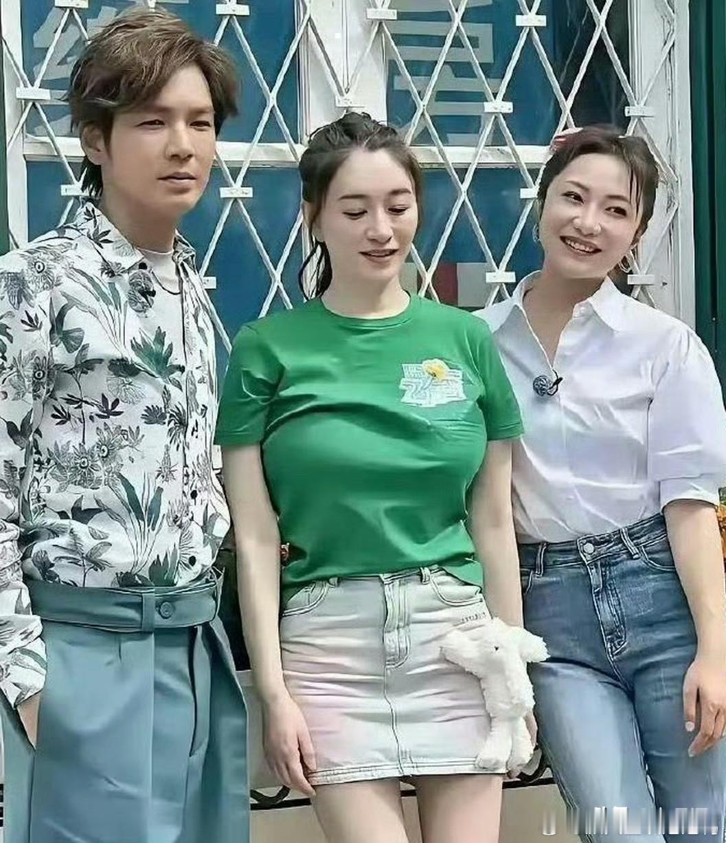 李小冉早期无修图，这颜值身材怪不得富豪苦追十年 