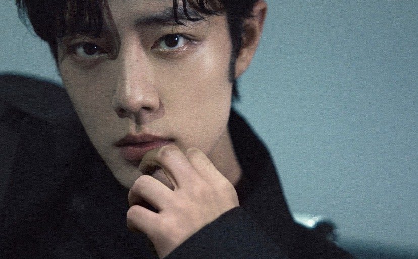 肖战记录粉丝 肖战米兰时装周vlog真的太戳心了！短短4分钟里，镜头好几次都给到