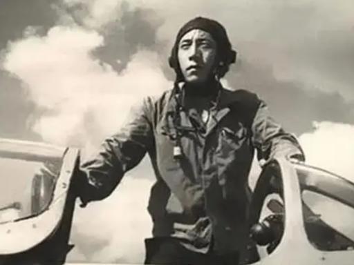 1990年，中国飞行员王宝玉开着飞机叛逃苏联，苏联答应送他去美国，然后给王宝玉戴