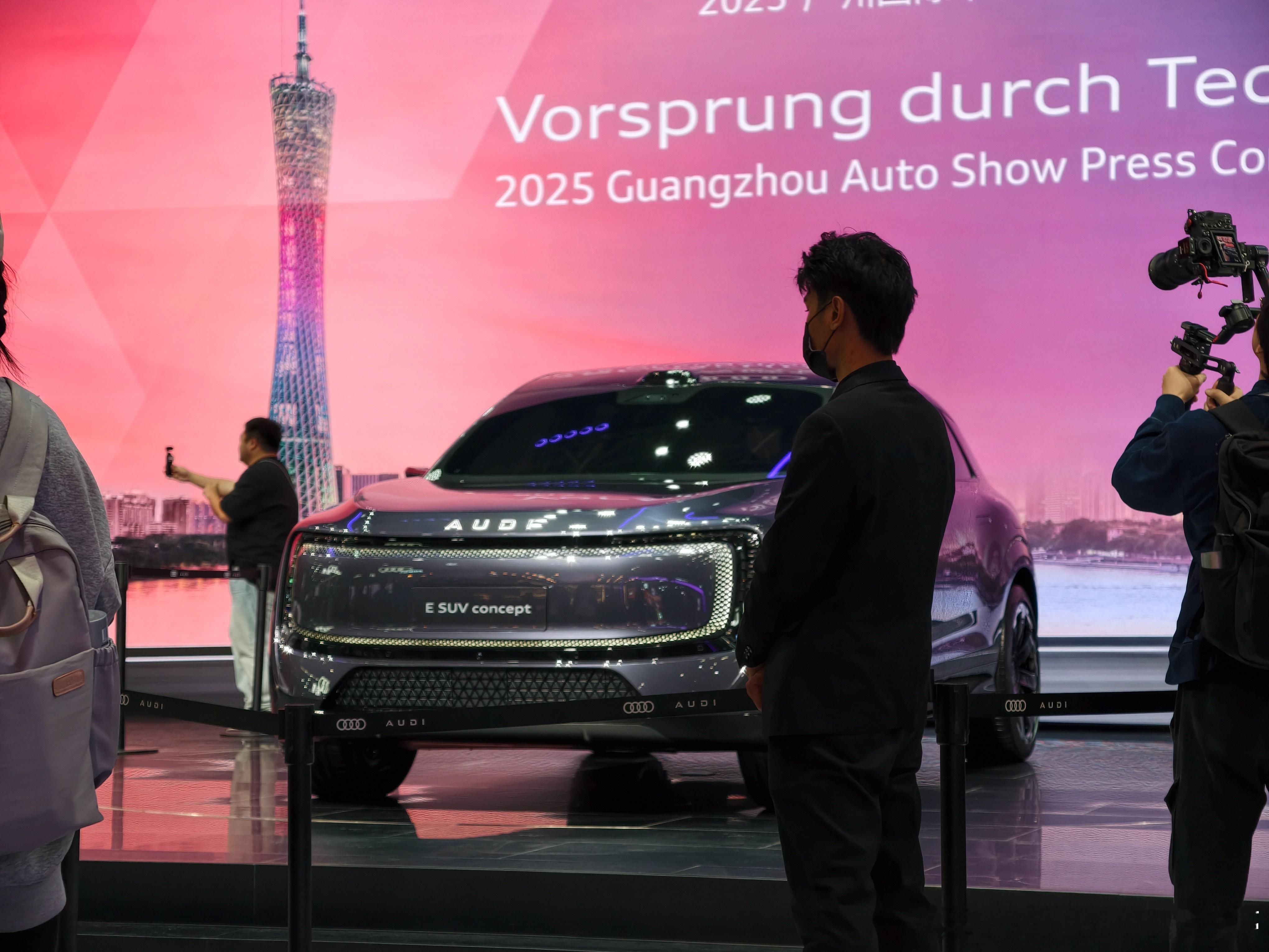 奥迪字母标AUDI的SUV来啦，这个颜值你们觉得怎么样？