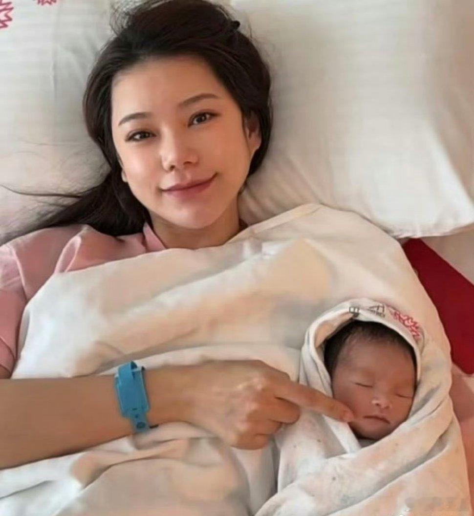 马筱梅产子 恭喜马筱梅平安生下小七宝，母子平安就是最好的新年礼物✨ 孕期辛苦又懂