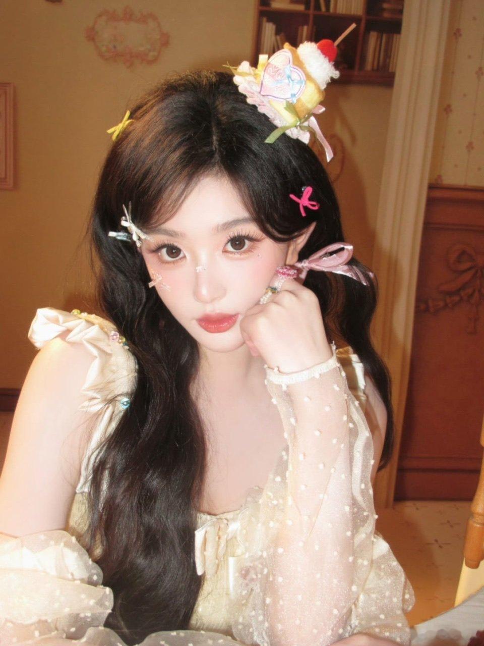 孔雪儿小蛋糕孔雪儿小蛋糕要分给大家吃 5555好萌的小蛋糕孔雪儿