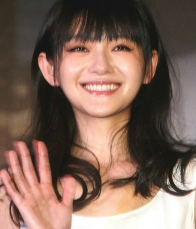 请记住大S的美丽我常常忽略大S有多美丽因为她太过亲民的形象她无所顾忌地耍宝她36