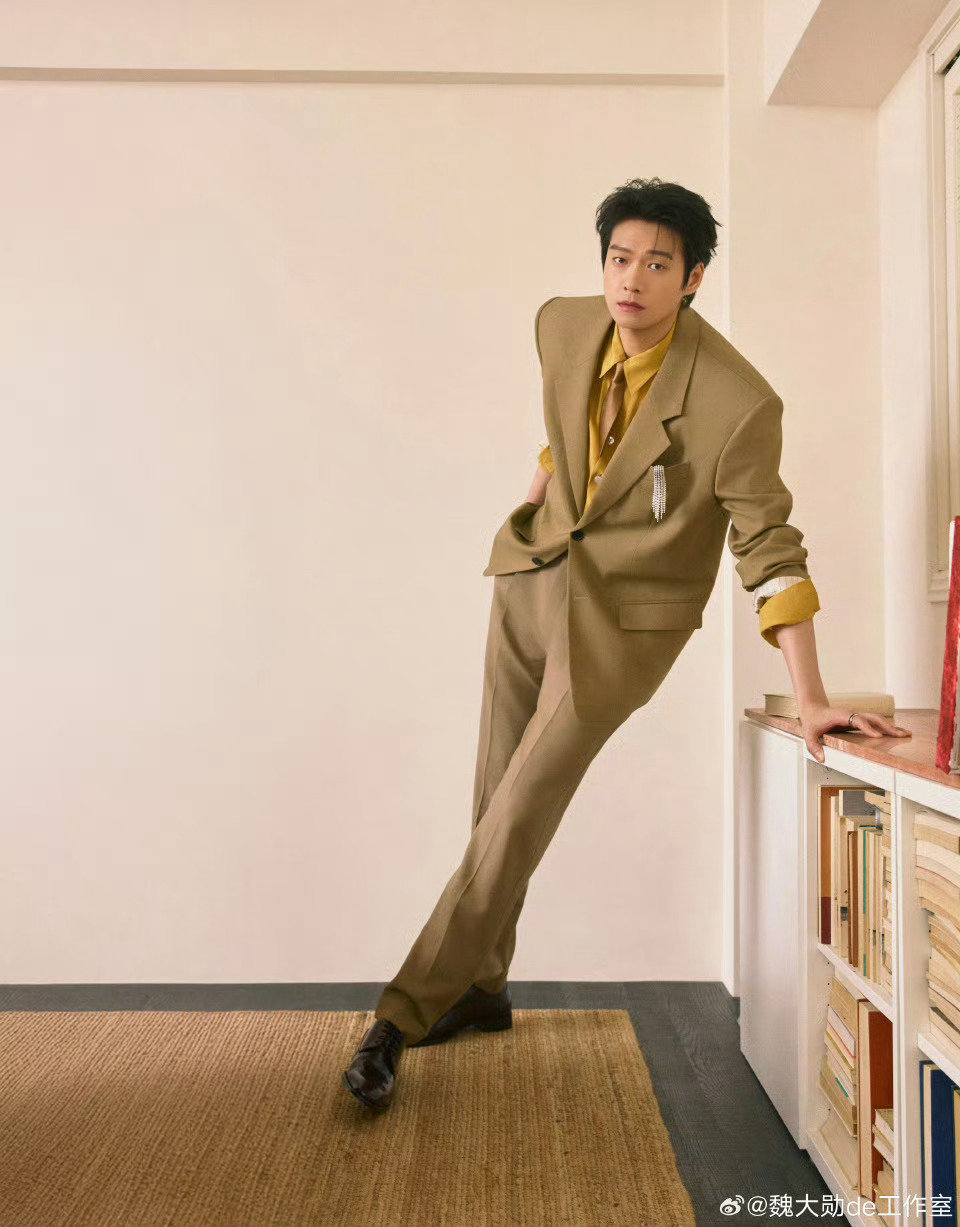 魏大勋 太平洋宽肩魏大勋太平洋宽肩尤其瞩目！好想靠在大勋的肩膀上哈哈哈哈哈 