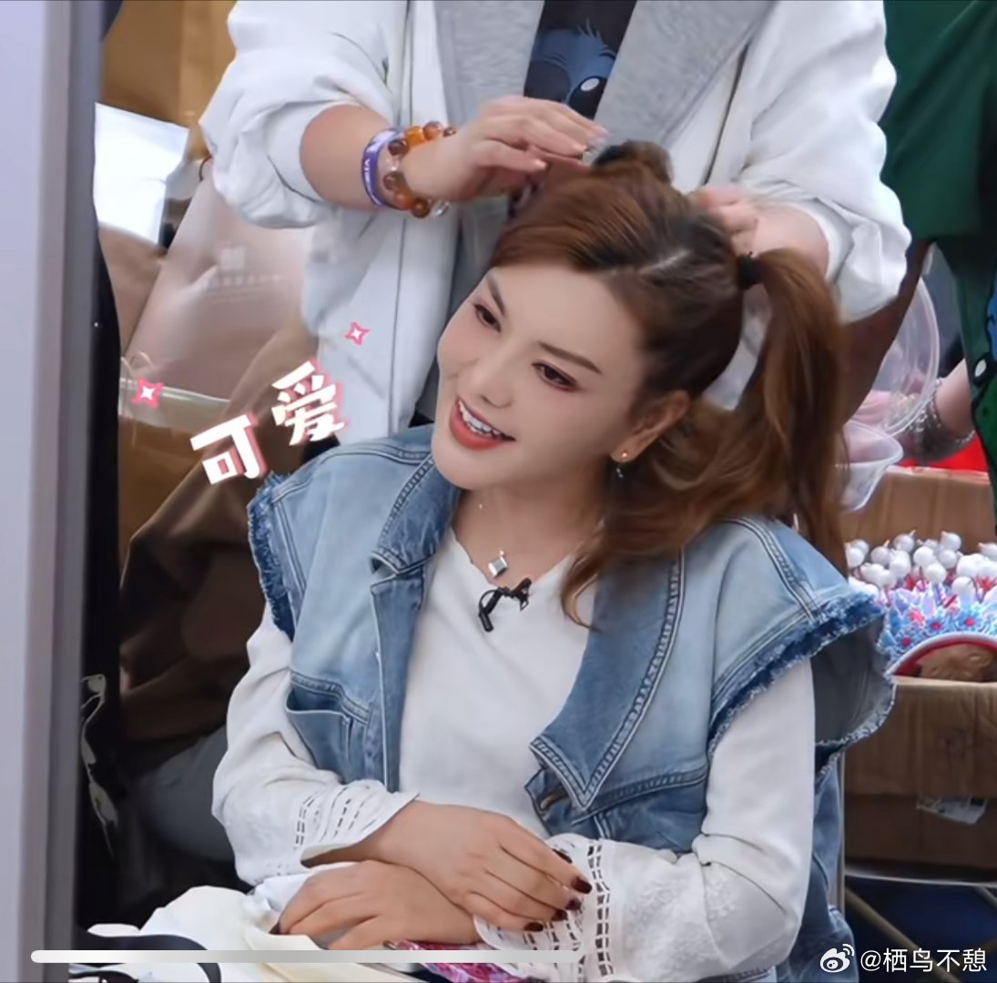 唐艺昕乌兰图雅民族流行歌者唐艺昕乌兰图雅天猫618成团 期待值直接拉满！没想到两