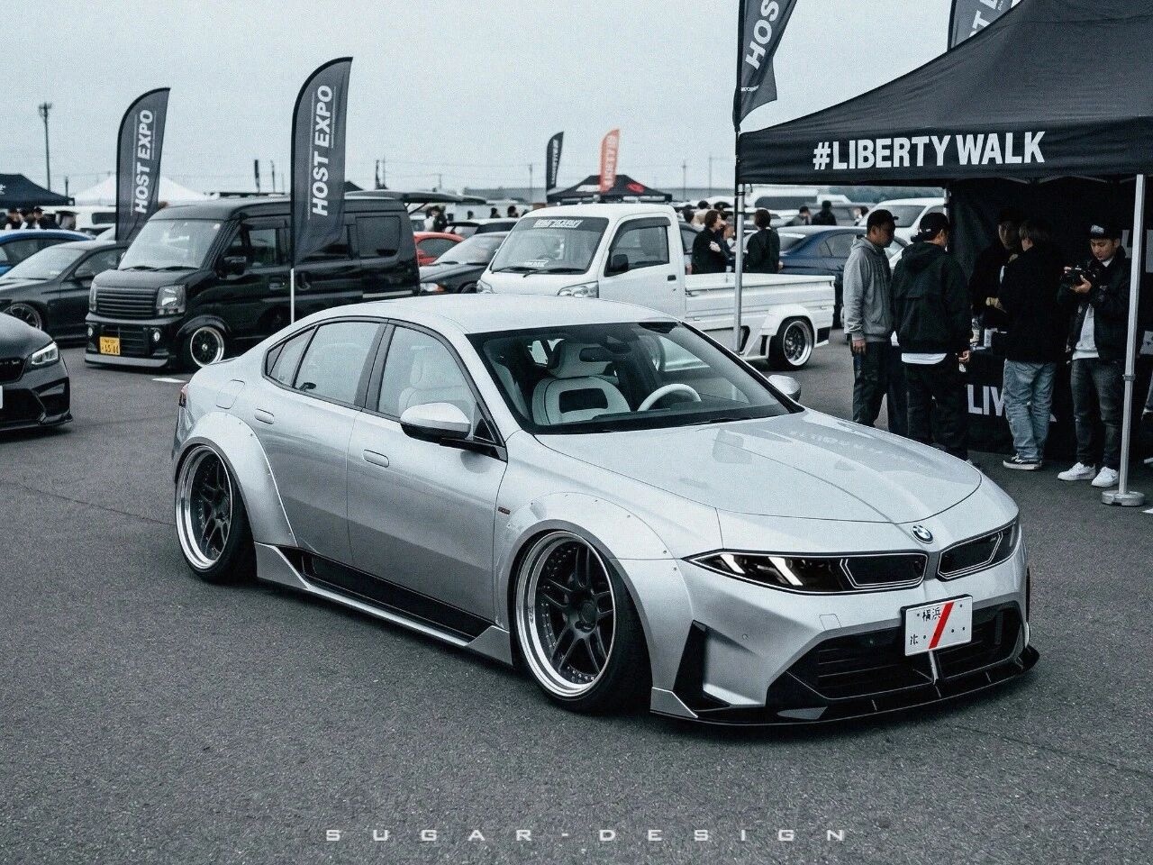 这才是新一代i3的完全体，我说看着新车总觉得缺点啥，宽体改完这才是正经宝马的样子