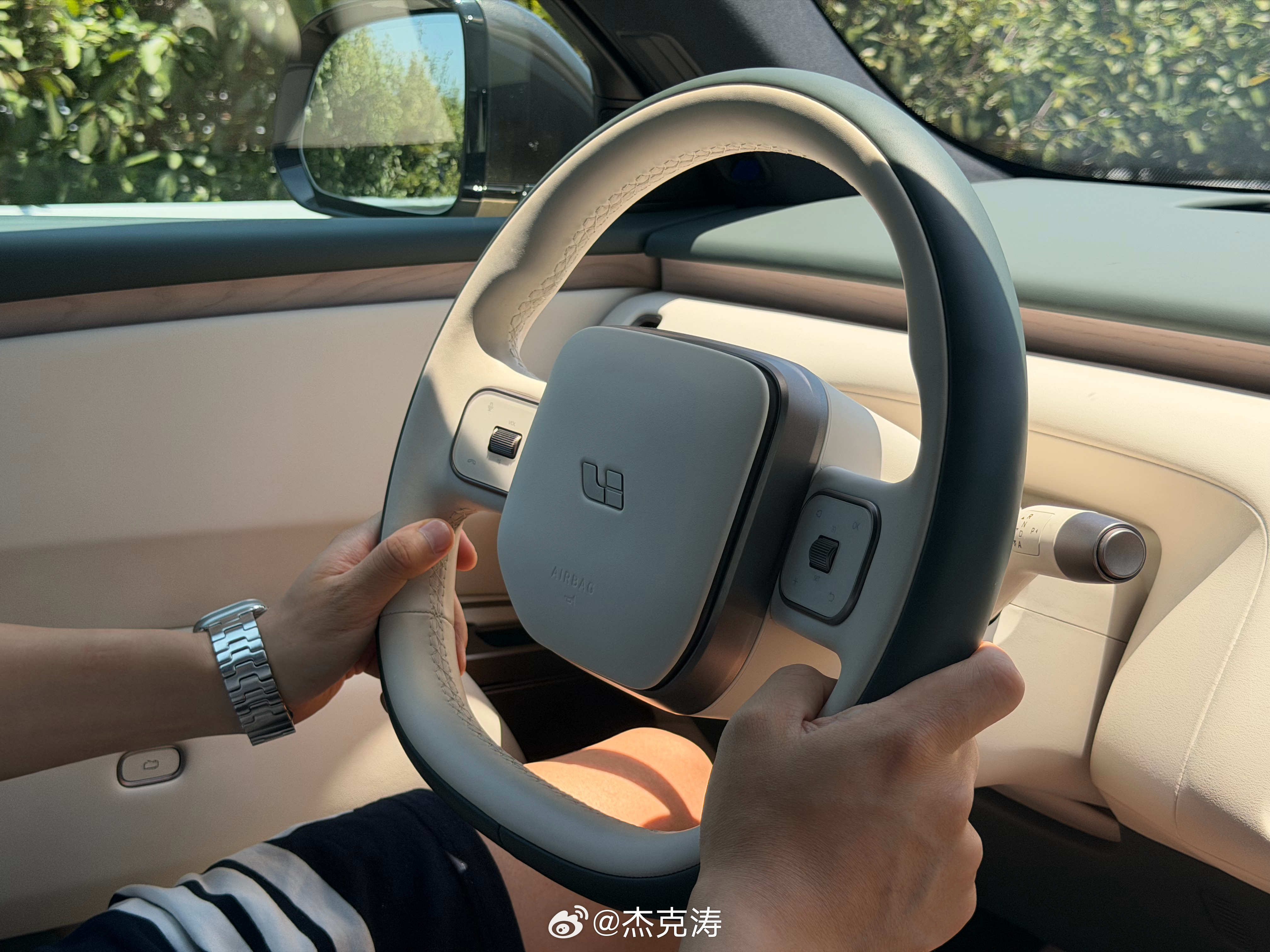 理想这一代L系列，隔音降噪能力的确出众  L8 Livis高速上跑120，车内跟
