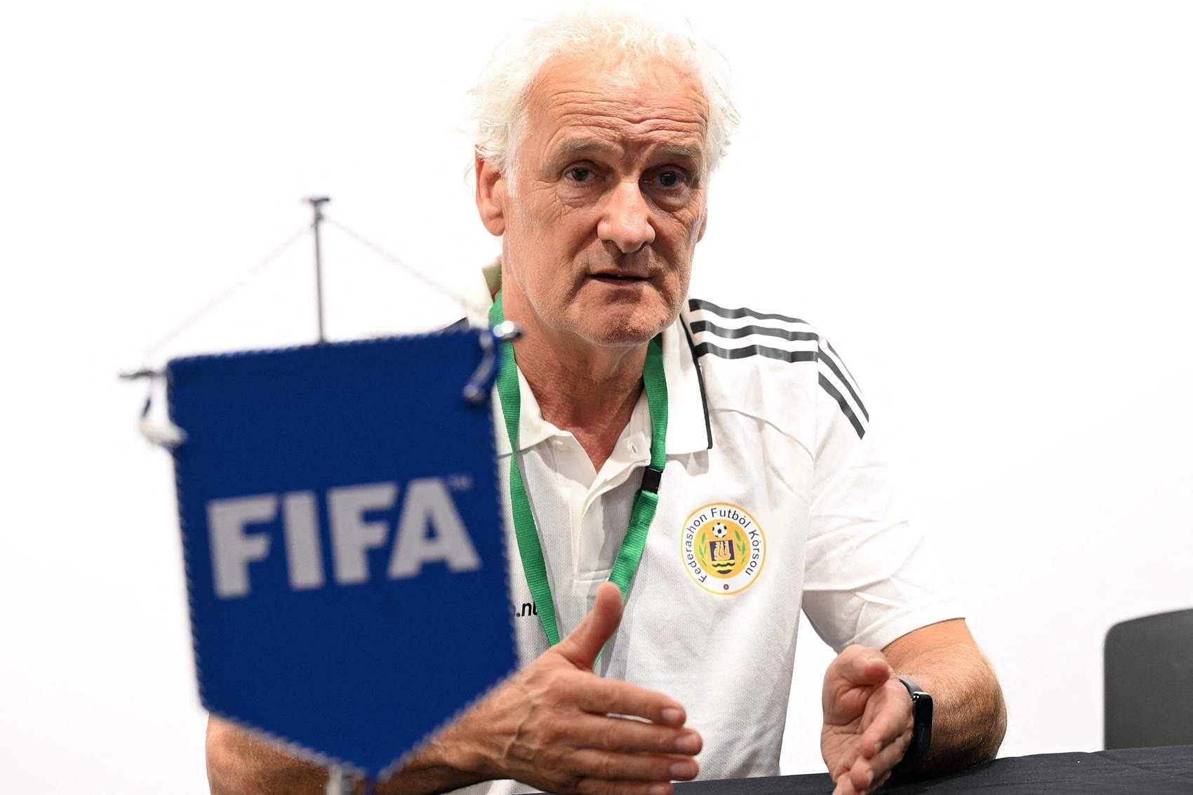 #库拉索主帅评价中国男足#今天下午14点，国际足联系列赛，国足将对阵库拉索。在2