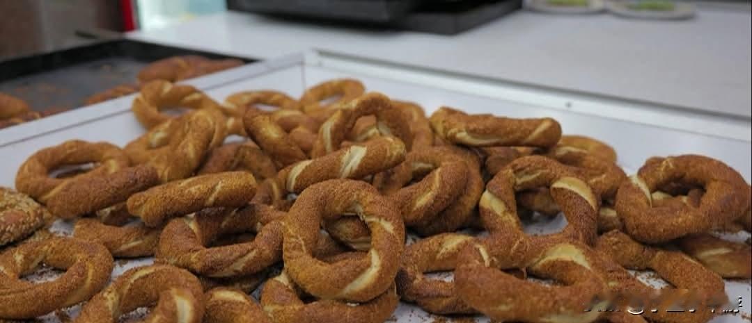 近年来，土耳其一直被物价飞涨的问题所困扰，通货膨胀率一度超过七成。尽管去年通胀率